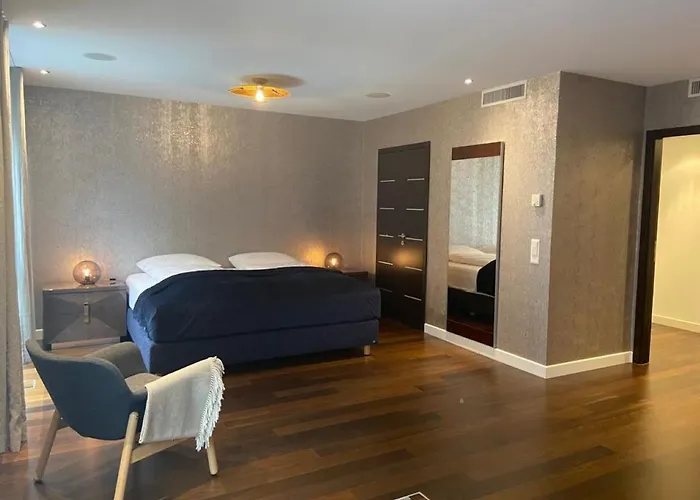 Zurich 250Sqm High End Residence With Ac & Parking