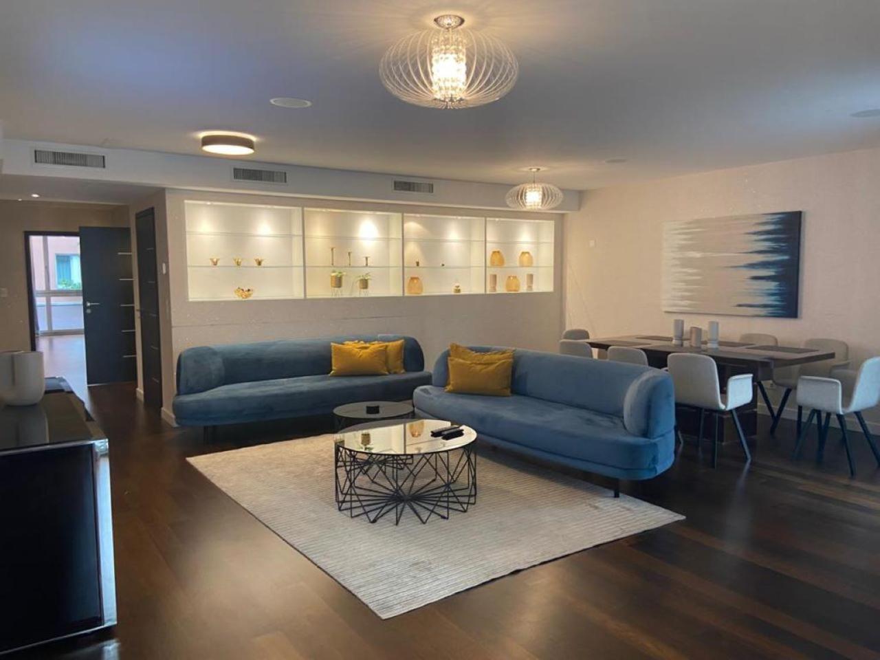 Apartment 250sqm High End With Ac & Parking *